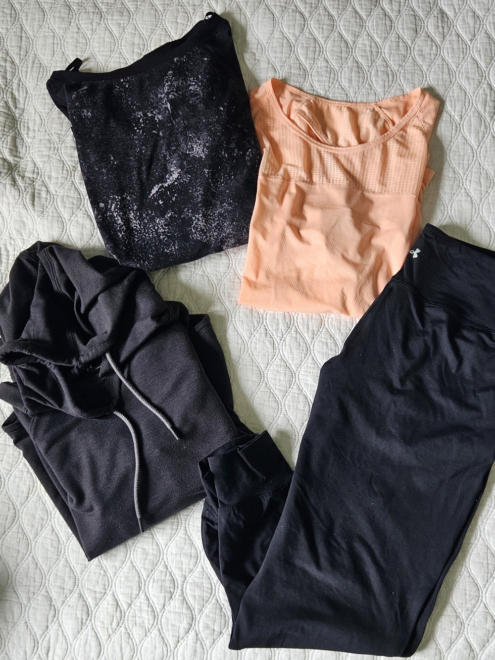 Under Armour Womens Medium BUNDLE